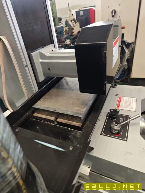 几乎全新的3270平面磨床，台面尺寸320700mm，新机二手.