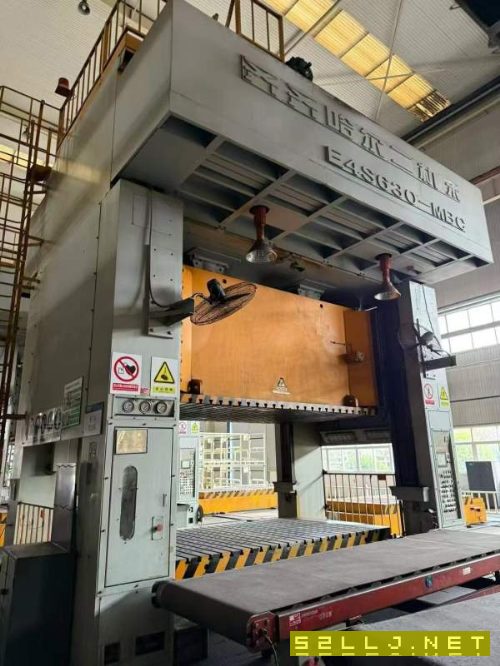 3820T冲压B线一条，1300吨630吨x4台，左右双开工作台.