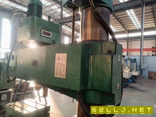 处理一台自贡3050摇臂钻,机器少用