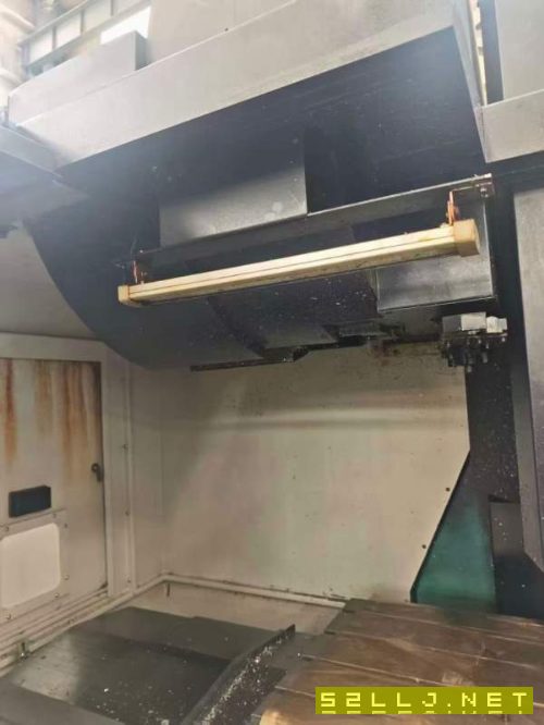 斗山515加工中心同款2台,带中心出水,行程相当于1米.