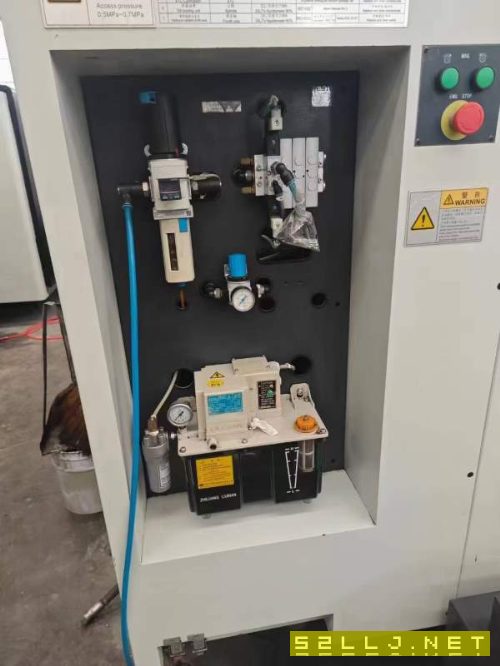 准新海天850一台,仅用900小时,2021年产,带排削机,.