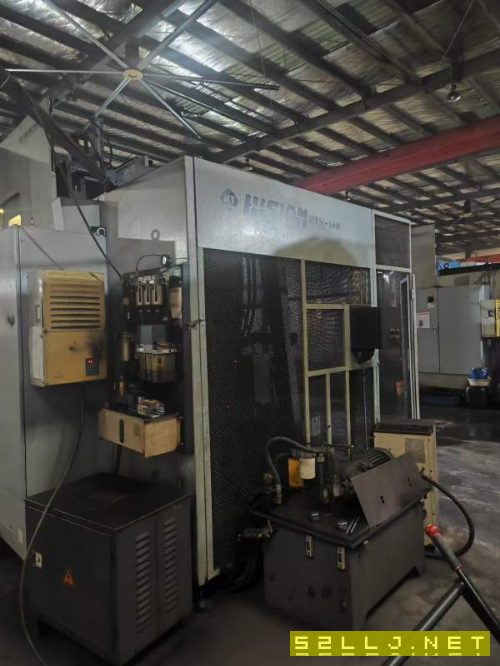 在位出售两台同款2013年产海天800双工位卧加，硬轨机.