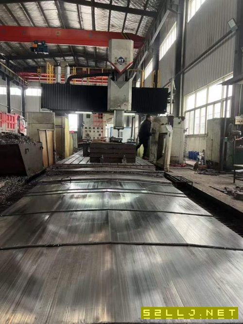 海天8032龙门，工作台82.5米，过龙门宽3.3米，过龙门.