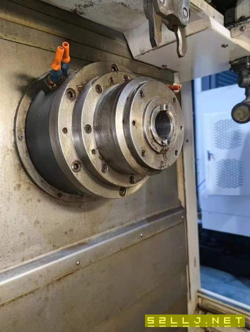 刚刚买下一台台湾原装绮发HE400双工位卧式加工中心、.