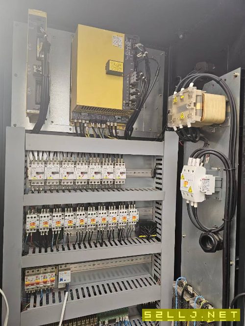 刚到货同款俩台精品斗山DNM415,三轴线轨,三轴行程76.