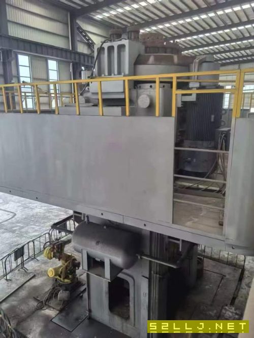 在位出售：宏达2022年产，4000吨位的电动螺旋压力机，.