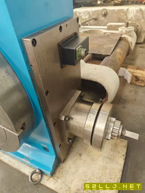 出售2016年烟台三立630数控转台一个，立卧两用，安装.