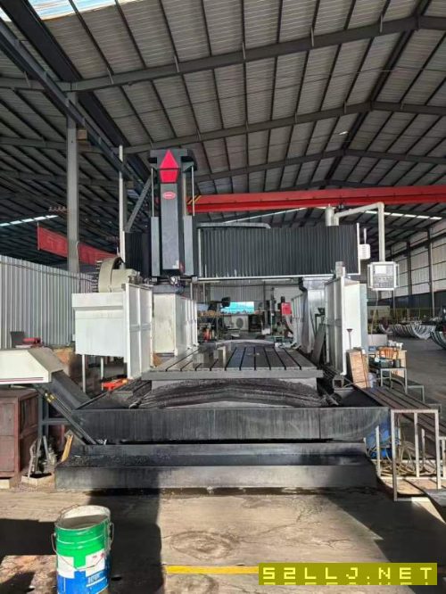 新定乔峰4028龙门，工作台2米4米，门宽2.8米，门高1.4.