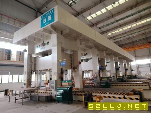 两条台湾迪斯液压机生产线，一条2400打头，一条1200打.