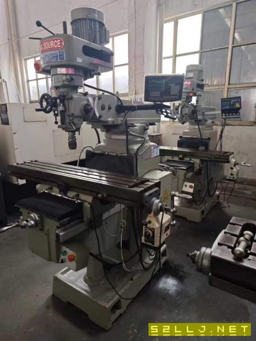 新到两台2024年精品4号炮塔铣两台，嘎嘎新