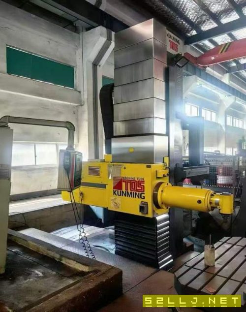 出售昆明道斯WHN130Q刨台式铣镗加工中心,40把刀库,.