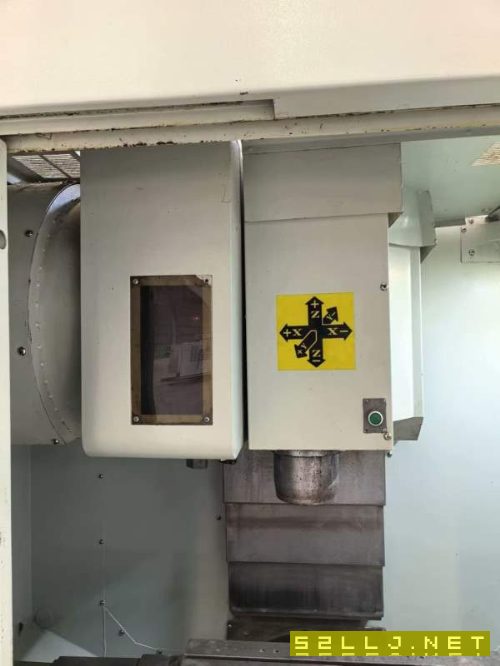 新到2台17年美国哈挺710加工中心三轴线轨BT40主轴直连.