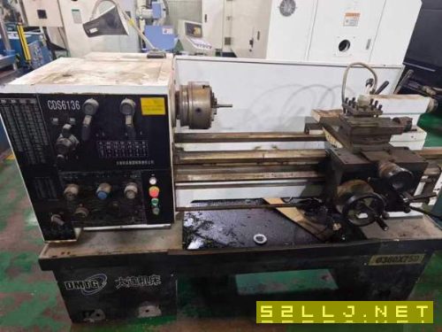 刚到准新机大连6136车床,擦一下几乎全新