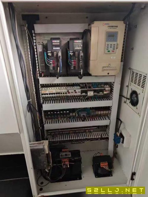 精品云南精机45斜轨车床，6寸卡盘，8工位刀塔，凯恩帝.