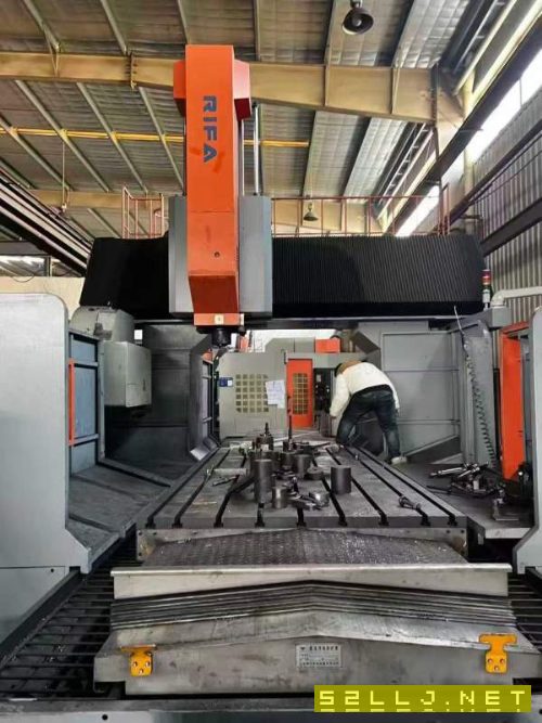 准新日发产RFMP4026龙门加工中心，法拉克MFPLUS系统，.