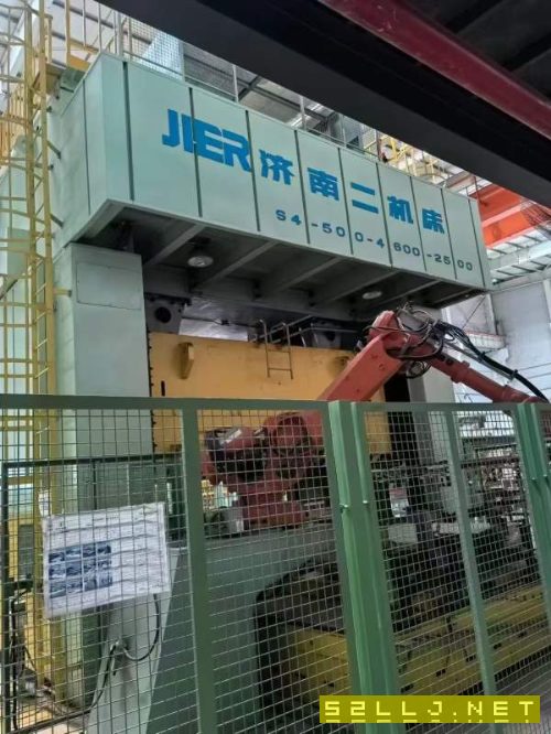 大台面的500吨机械压力机，46002400，带机械手。感兴.