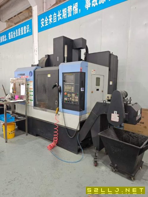 刚刚买下2017年韩国斗山850加工中心，发那科系统，带.