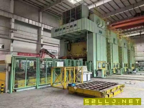 济南产，闭式四点多连杆全新机安装未用，5250吨。2250.