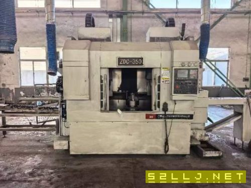 金沙ZDC-350倒立车双主轴,双刀塔结构主轴12寸,8工位.