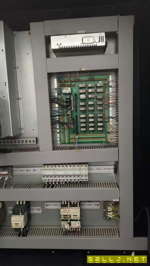 台群T500，16把伺服刀库，机器靓的一逼