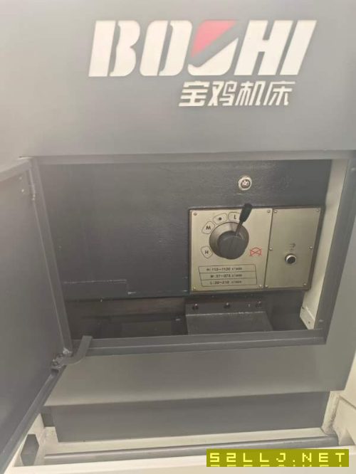 正宗宝鸡61633000数控车，22年设备，广数系统，带滚轮.