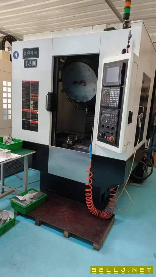 刚刚买下一台台群T500钻工中心,原版原漆,原装机况,.