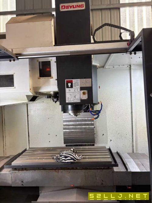 刚刚订货一台：2022年德阳855立式加工中心，BT40主轴.