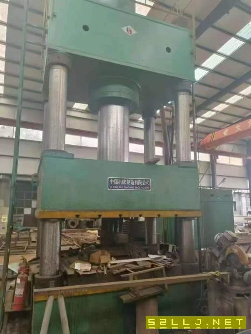 要小台面液压机的朋友看过来:中瑞800吨,台面1.6米1..