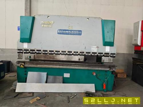 2020年南京金球100吨3.2米折弯机，价格不高