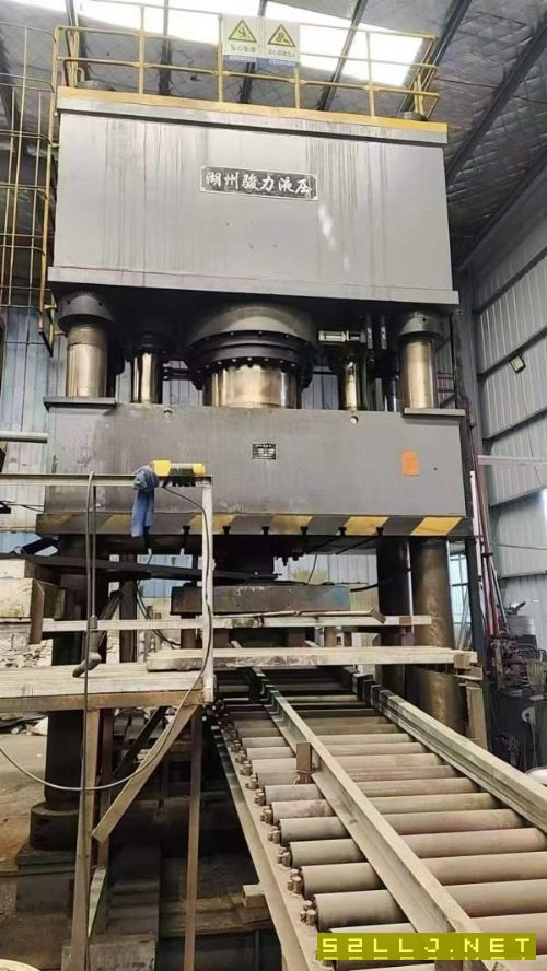 2000吨单缸液压机，用的上联系