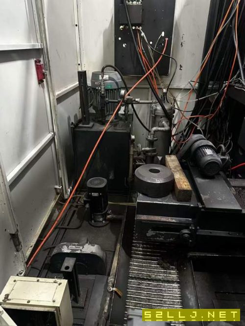 沈阳800双台卧加，整T结构千分度，带光栅齿轮头带中心.