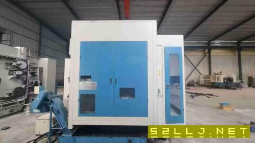 台湾大立630卧加，2台。回转交换双工位，BT50齿轮头，.