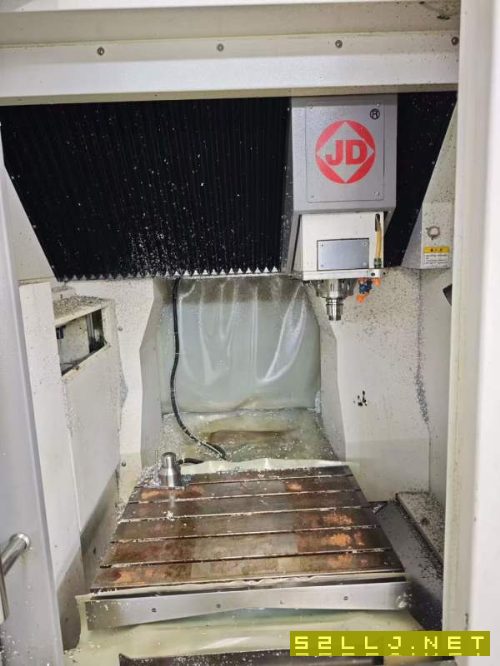 两台北京精雕，一台600，一台550