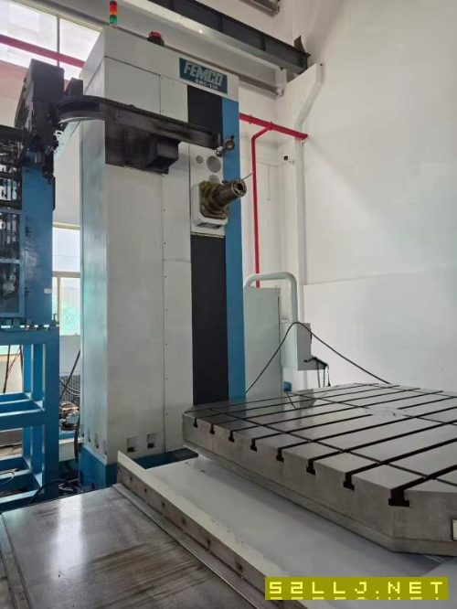 台湾远东数控镗铣床BMC-135，BT50主轴带齿轮箱，千分.