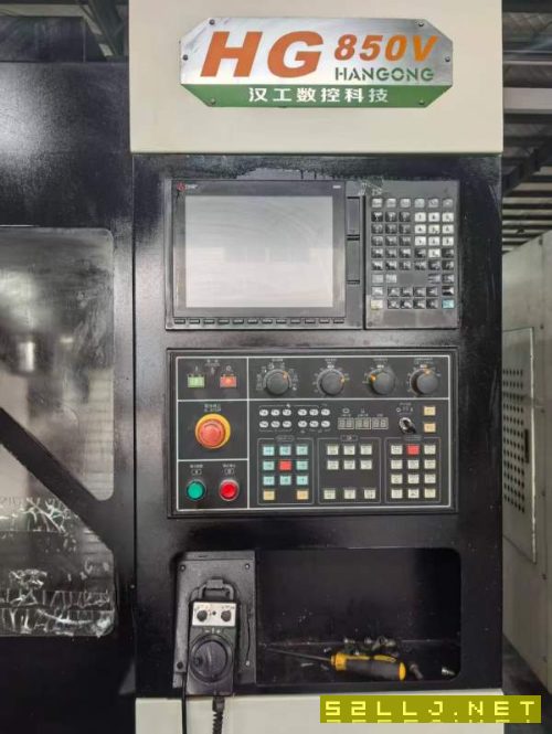 同款两台2023年汉工科技850三轴滚柱线轨X轴6滑块BT40.