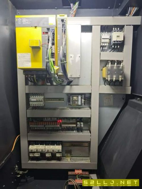 搬家特惠出售杭州大天855加工中心两台，发那克MF