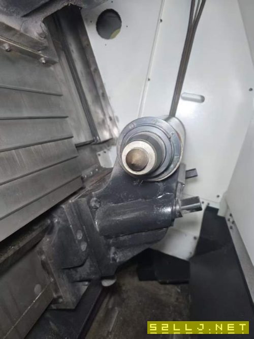 韩国起亚SKT28数控车床，2台回转直径590mm，加工直径4.