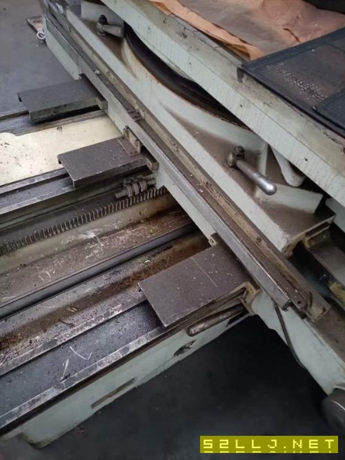 原装进口镗床，镗杆直径80，工作台1400x1100，带有数.