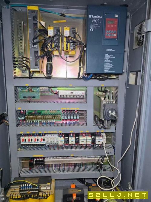 同款两台苏州纽威504数控车床，10寸卡盘，8工位刀塔，.