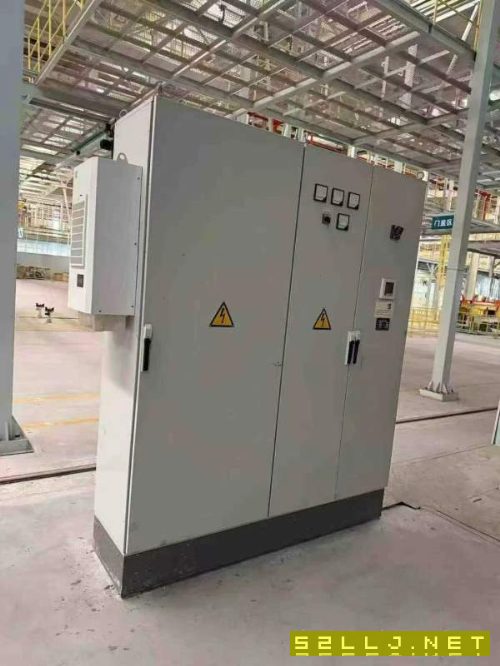 天锻200吨，工作台面尺寸：长3000mm