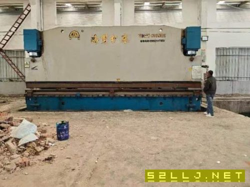 2020年南通市海剪800T8米折弯机，机器几乎未用，一直.