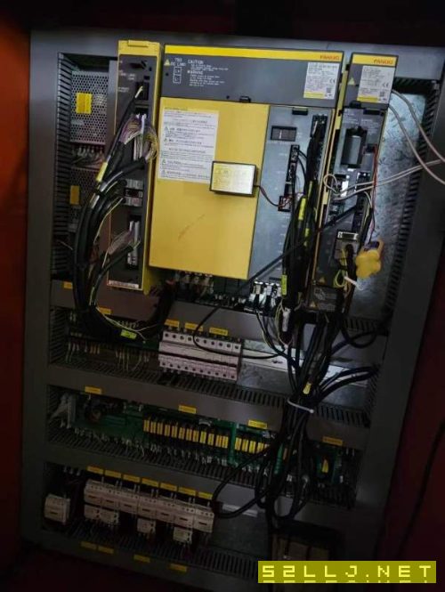 河南工厂刚买下：台湾亿铨1020加工中心一台，带210谭.