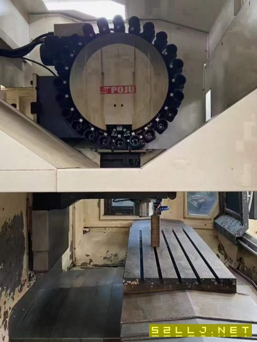 2018年永华1060加工中心,三线轨,z轴带配重,bt40主.