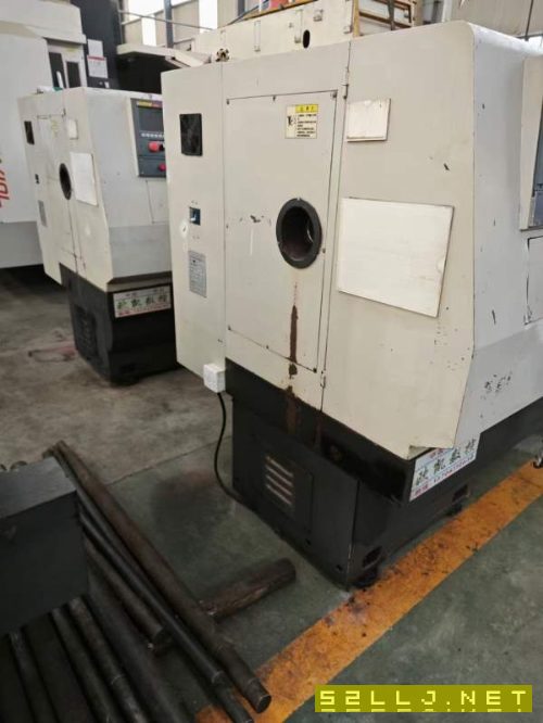 出售两台6150数控车床,长度1米,接电运行正常,价格.