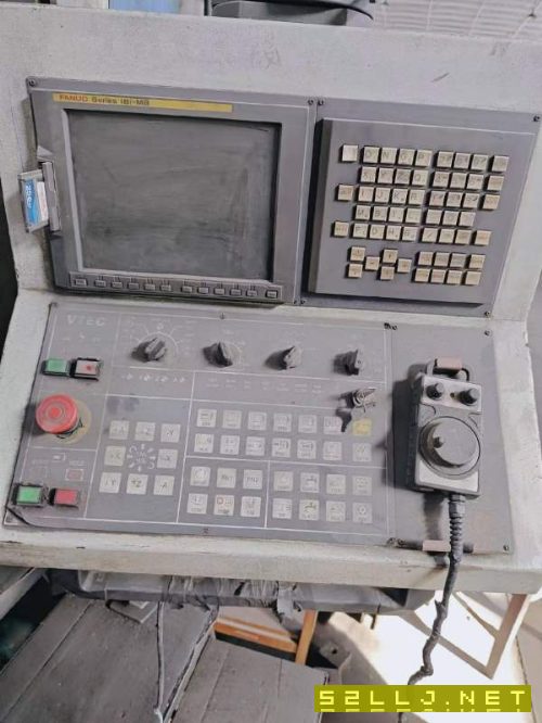 台湾大侨龙门加工中心：型号DWV3200工作台mm龙门宽240.