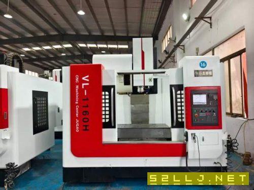 巨高1160加工中心,三菱M80系统,二线一硬,BT40主轴1.