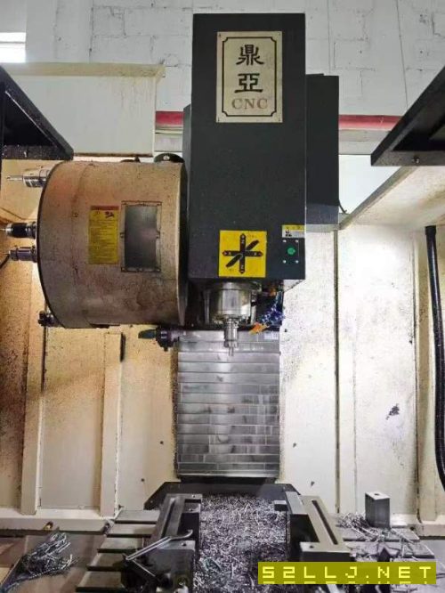 同款两台上海鼎亚850立式加工中心，三菱M80系统、三轴.