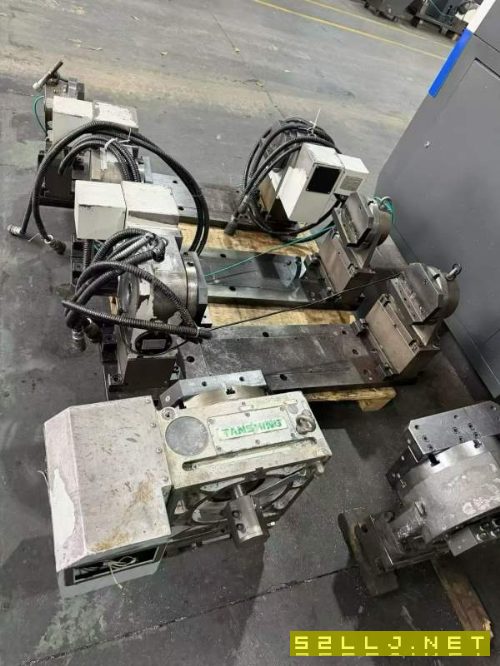 精品准新半价台湾四轴7套全部带圆盘尾座，发那科MFplu.