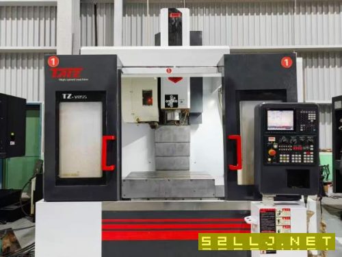 2022年台钲855加工中心，三菱M80系统，BT40主轴皮带10.