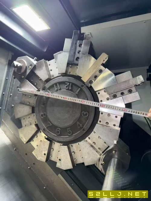 韩国原装斗山PUMA700L重型数控车床，32寸卡盘，12工位.